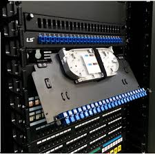 Hộp phân phối quang loại gắn trong tủ Rack 19",không lắp sẵn,cao 1U, 24 cổng