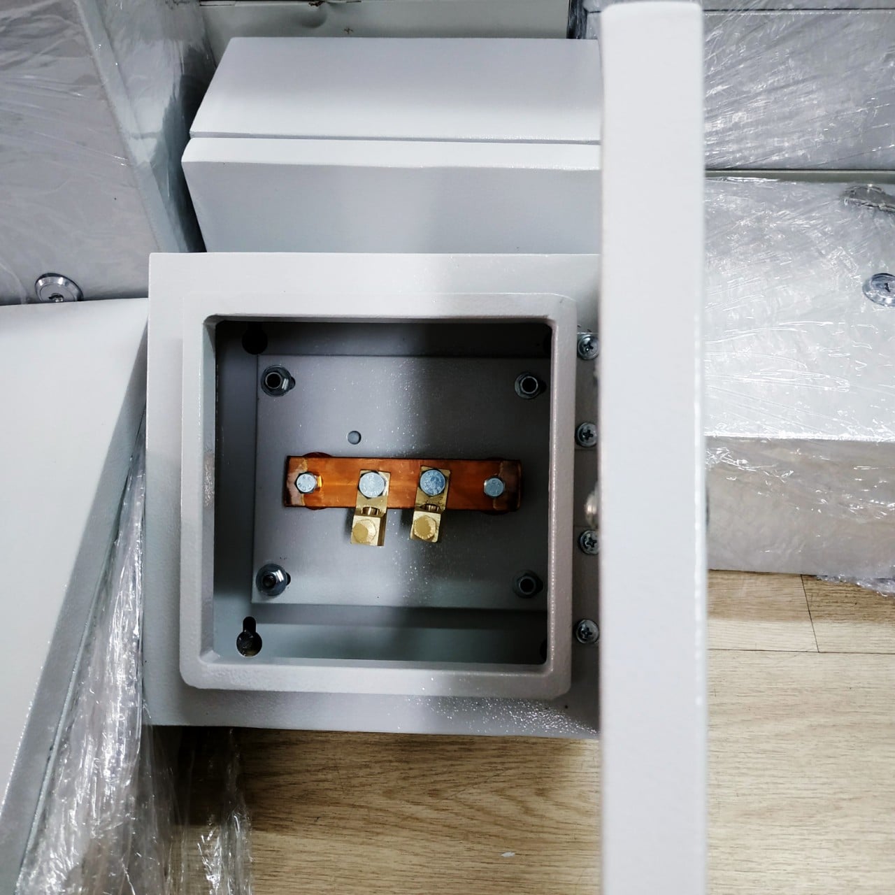 Hộp kiểm tra điện trở 200×200